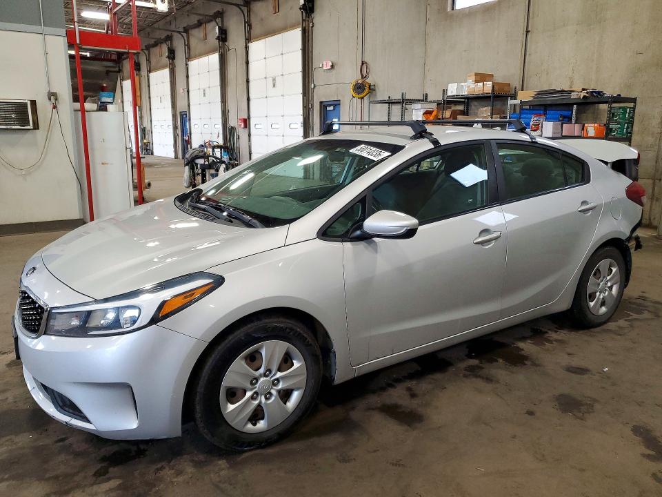 2018 Kia Forte მანქანა იყიდება აუქციონზე, vin: 3KPFL4A77JE230700, აუქციონის ნომერი: 58014036