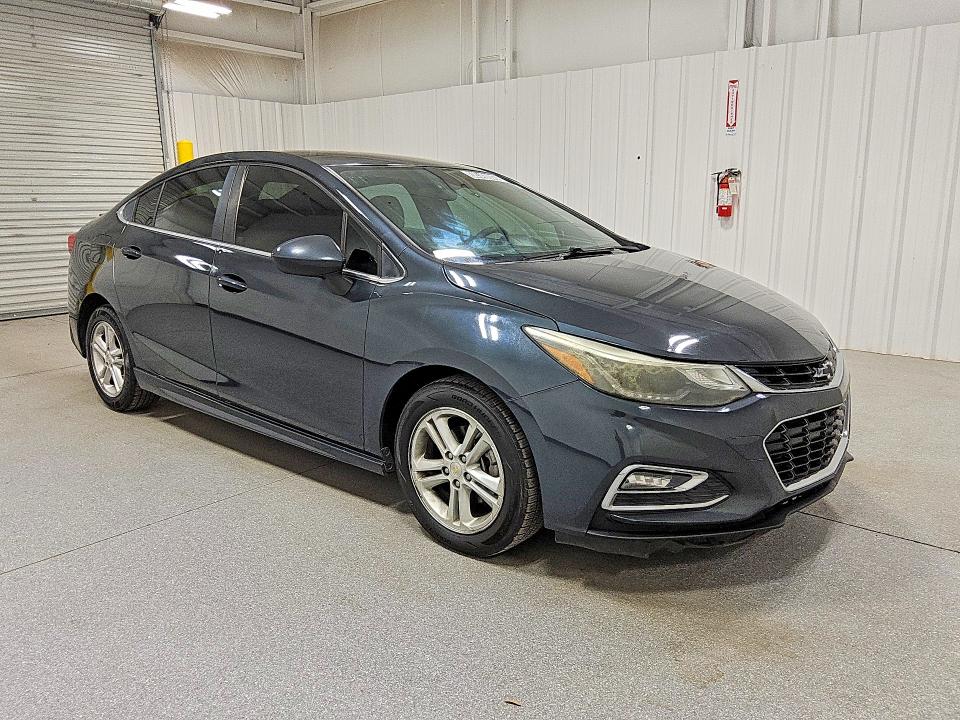 58540086 :رقم المزاد ، 1G1BE5SM3J7229037 vin ، 2018 Chevrolet Cruze مزاد بيع
