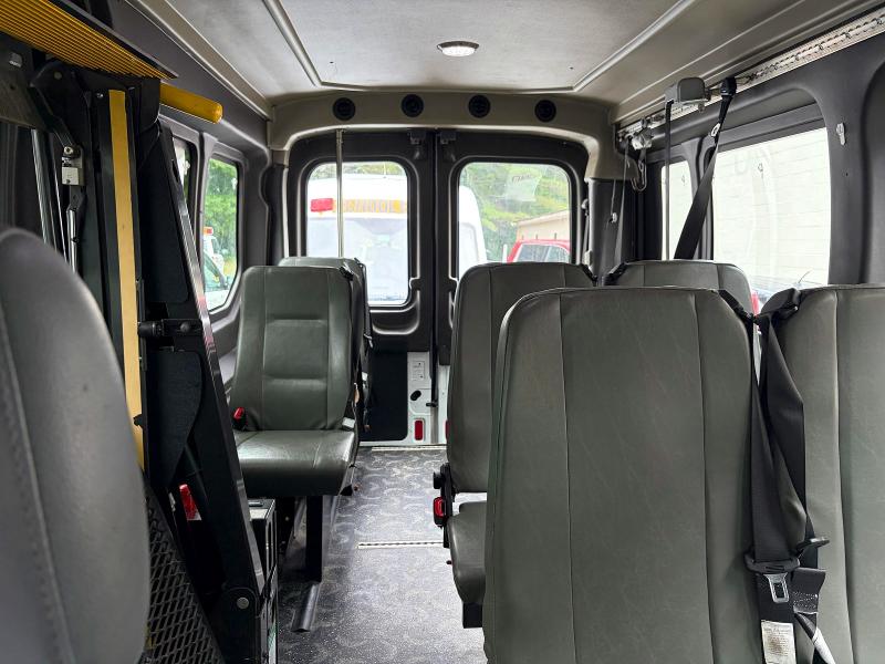 58864626 :رقم المزاد ، 1FBZX2ZM0FKA38754 vin ، 2015 Ford Transit مزاد بيع