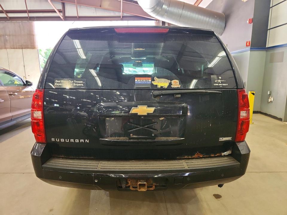 Продажа на аукционе авто 2011 Chevrolet Suburban, vin: 1GNSKJE38BR270207, номер лота: 58118236