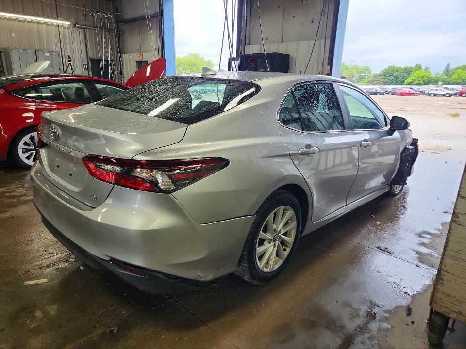 2021 Toyota Camry მანქანა იყიდება აუქციონზე, vin: 4T1C11AKXMU613673, აუქციონის ნომერი: 55634806