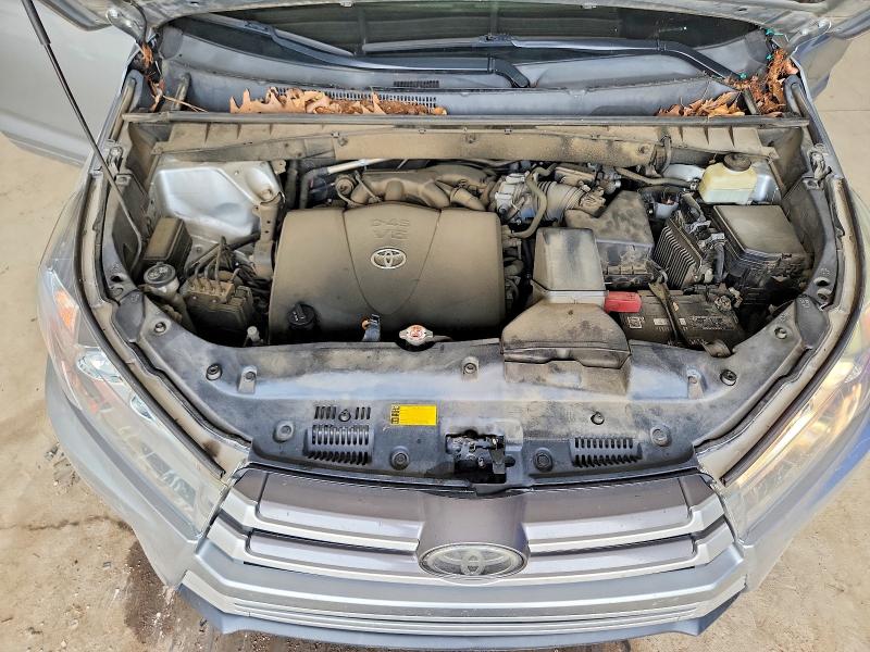 2018 Toyota Highlander მანქანა იყიდება აუქციონზე, vin: 5TDKZRFH4JS529725, აუქციონის ნომერი: 56797746