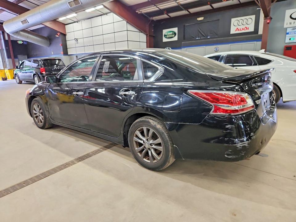 2015 Nissan Altima მანქანა იყიდება აუქციონზე, vin: 1N4AL3AP9FC593833, აუქციონის ნომერი: 57992976