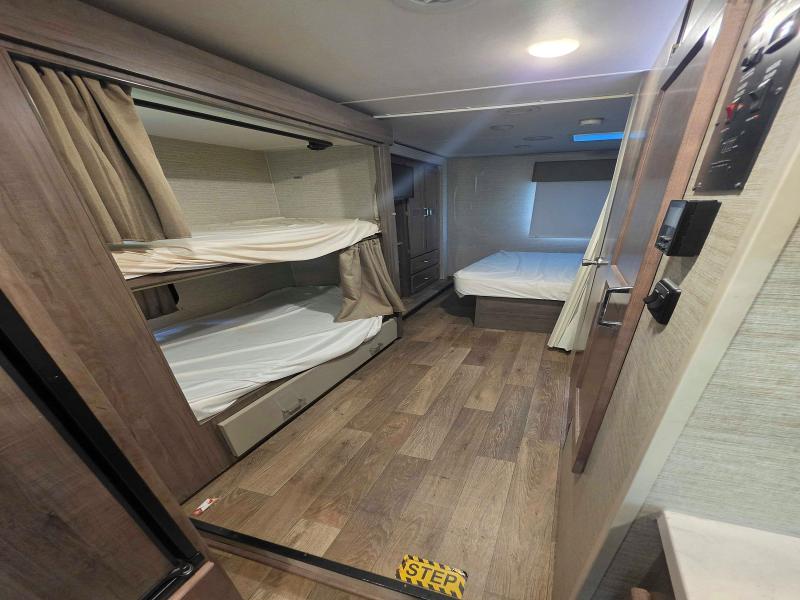 Продажа на аукционе авто 2024 Ford Econoline, vin: 1FDXE4FN7RDD05832, номер лота: 56156936