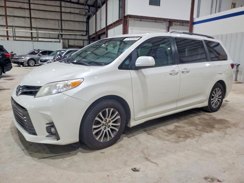 2018 Toyota Sienna მანქანა იყიდება აუქციონზე, vin: 5TDYZ3DC4JS946678, აუქციონის ნომერი: 57497826