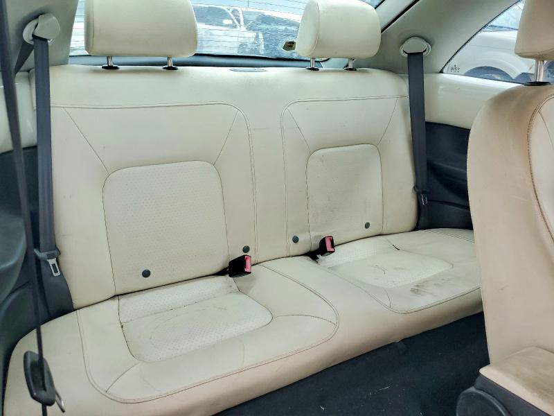 55905716 :رقم المزاد ، 3VWFW31C88M517345 vin ، 2008 Volkswagen New Beetle مزاد بيع