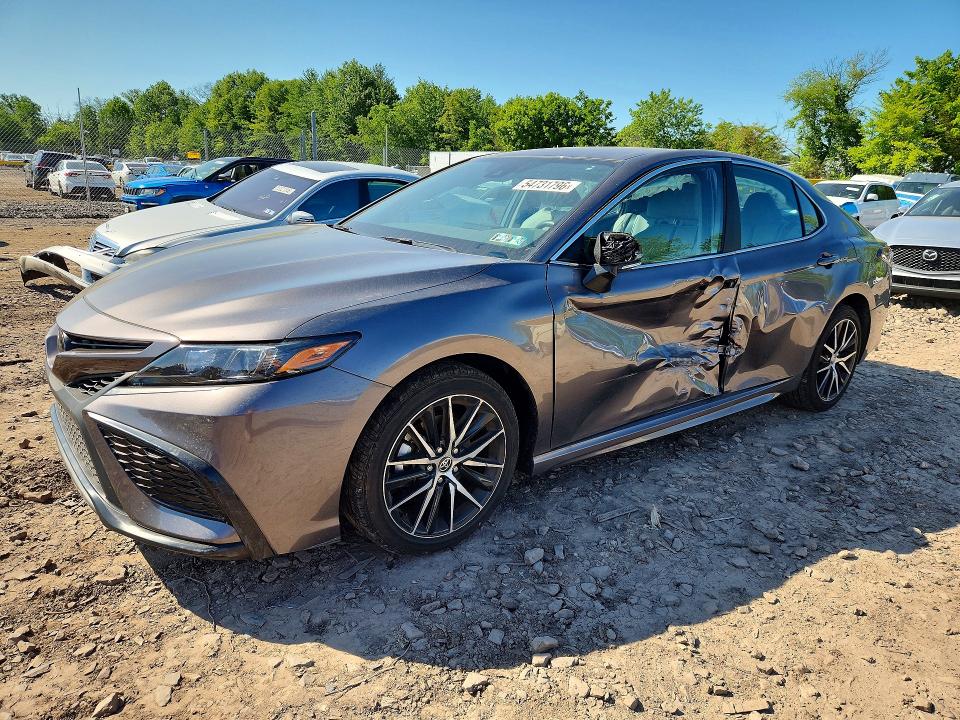 Auction sale of the 2024 Toyota Camry, vin: 4T1G11AK8RU244255, lot number: 54731796