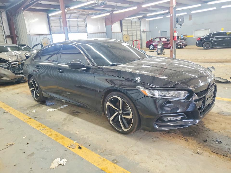 Продажа на аукционе авто 2019 Honda Accord, vin: 1HGCV1F38KA122304, номер лота: 56654166