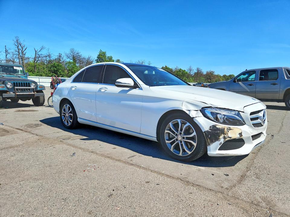 56616136 :رقم المزاد ، 55SWF4JB2GU104497 vin ، 2016 Mercedes-benz C مزاد بيع
