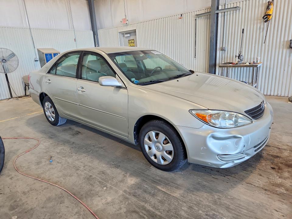 56932456 :رقم المزاد ، JTDBE32K820045555 vin ، 2002 Toyota Camry مزاد بيع