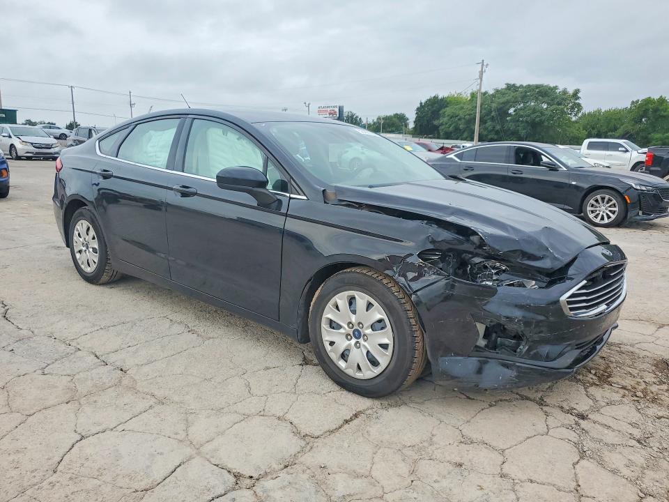 58468396 :رقم المزاد ، 3FA6P0G78KR283264 vin ، 2019 Ford Fusion مزاد بيع