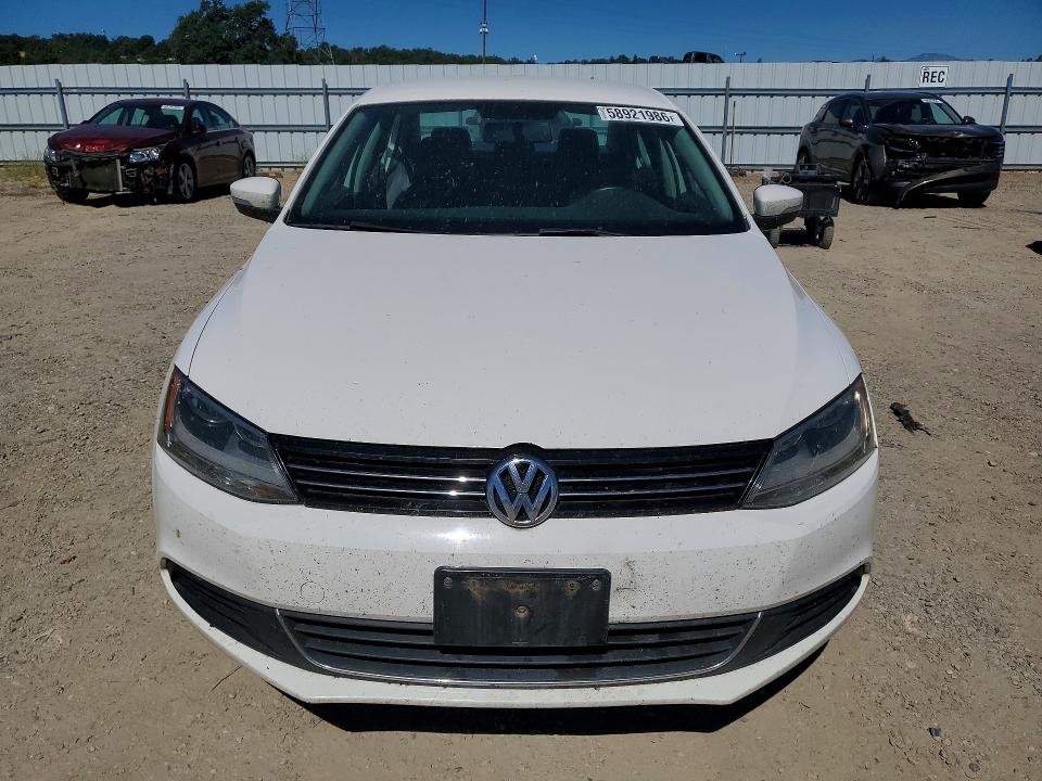 58921986 :رقم المزاد ، 3VWLL7AJ0EM390698 vin ، 2014 Volkswagen Jetta مزاد بيع