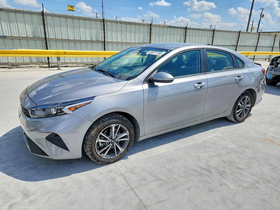 55671196 :رقم المزاد ، 3KPF24AD3RE748940 vin ، 2024 Kia Forte مزاد بيع