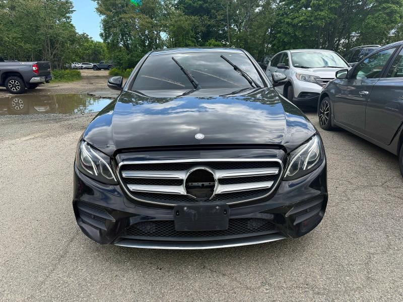 55903696 :رقم المزاد ، WDDZF4KB1HA012777 vin ، 2017 Mercedes-benz E مزاد بيع