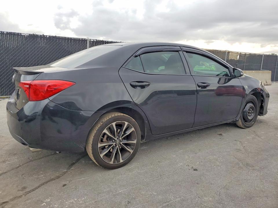 56722306 :رقم المزاد ، 2T1BURHE5HC777390 vin ، 2017 Toyota Corolla مزاد بيع