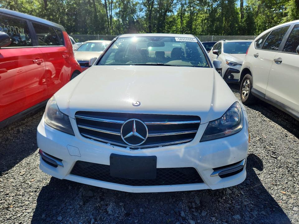 2014 Mercedes-benz C მანქანა იყიდება აუქციონზე, vin: WDDGF8AB5EA932245, აუქციონის ნომერი: 58950866