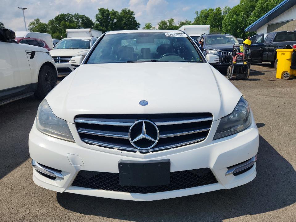 Продажа на аукционе авто 2014 Mercedes-benz C, vin: WDDGF8AB5EA932245, номер лота: 57944976