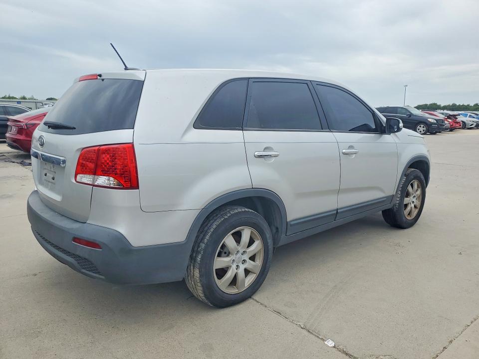 2011 Kia Sorento მანქანა იყიდება აუქციონზე, vin: 5XYKT3A10BG075724, აუქციონის ნომერი: 58060556