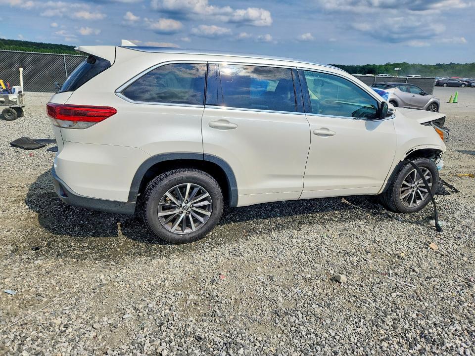 58910166 :رقم المزاد ، 5TDKZRFH5JS538174 vin ، 2018 Toyota Highlander مزاد بيع
