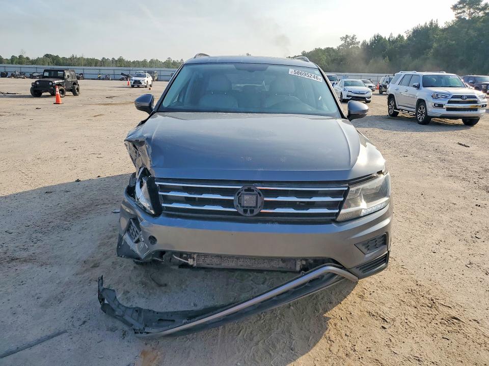 2018 Volkswagen Tiguan მანქანა იყიდება აუქციონზე, vin: 3VV3B7AXXJM205529, აუქციონის ნომერი: 58695246