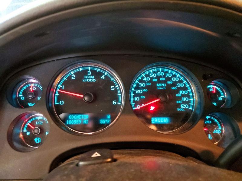 2011 Chev Suburban მანქანა იყიდება აუქციონზე, vin: 1GNSKJE33BR385653, აუქციონის ნომერი: 56816406