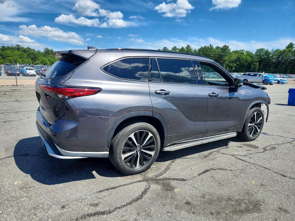Продаж на аукціоні авто 2022 Toyota Highlander, vin: 5TDJZRBH8NS168250, номер лоту: 57859166