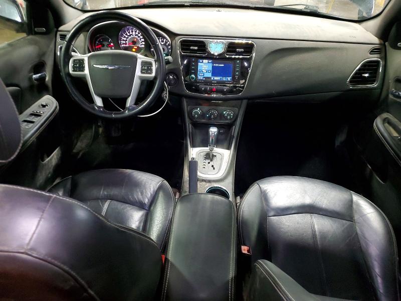 56775586 :رقم المزاد ، 1C3BC2FG0BN623581 vin ، 2011 Chrysler 200 مزاد بيع