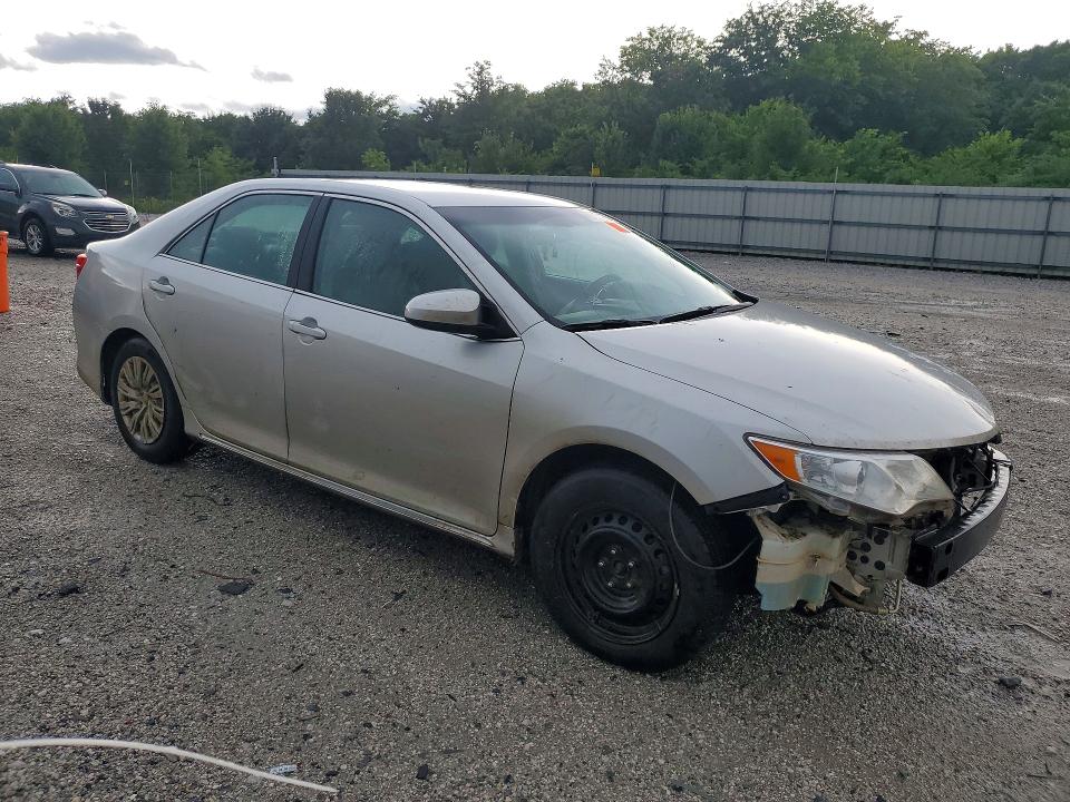 56084956 :رقم المزاد ، 4T4BF1FK4ER423851 vin ، 2014 Toyota Camry مزاد بيع