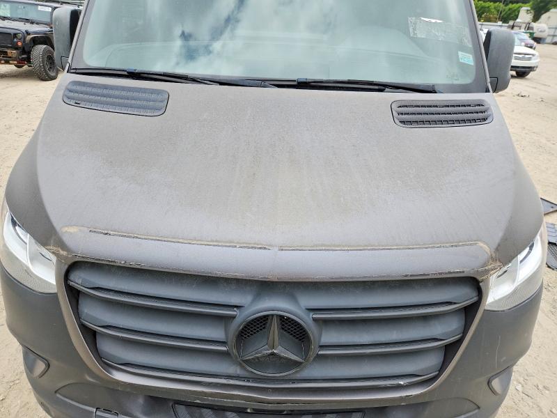 55421356 :رقم المزاد ، WDZFF0CD2KP172712 vin ، 2019 Mercedes-benz Sprinter مزاد بيع