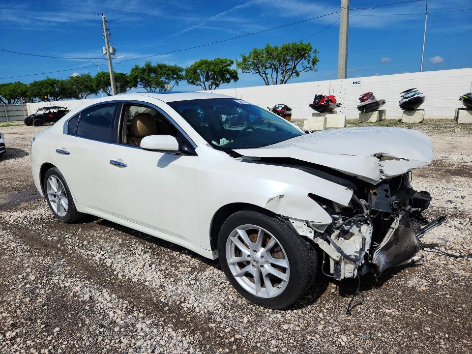 55616726 :رقم المزاد ، 1N4AA5AP0DC833303 vin ، 2013 Nissan Maxima مزاد بيع