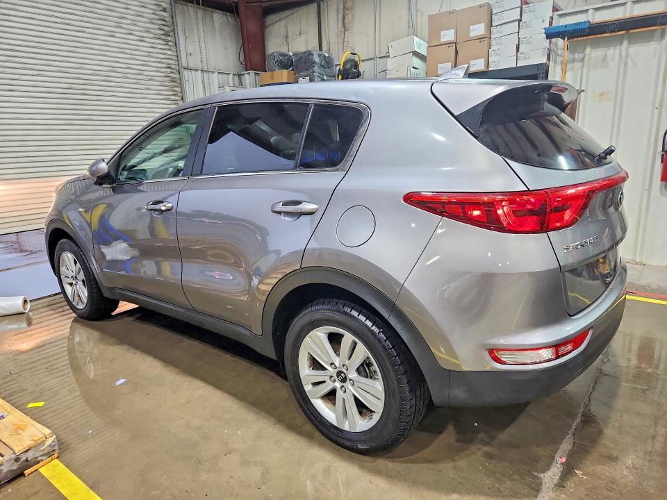 56521236 :رقم المزاد ، KNDPMCAC3H7120035 vin ، 2017 Kia Sportage مزاد بيع