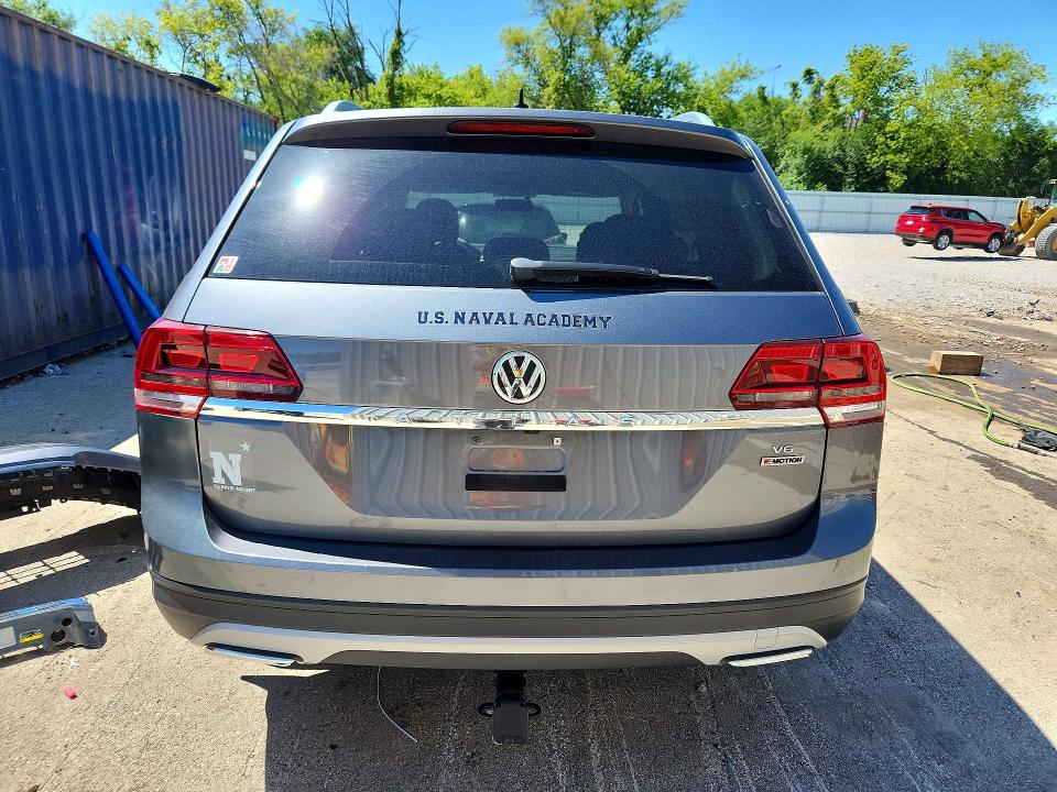 58400406 :رقم المزاد ، 1V2GR2CA0JC526499 vin ، 2018 Volkswagen Atlas مزاد بيع