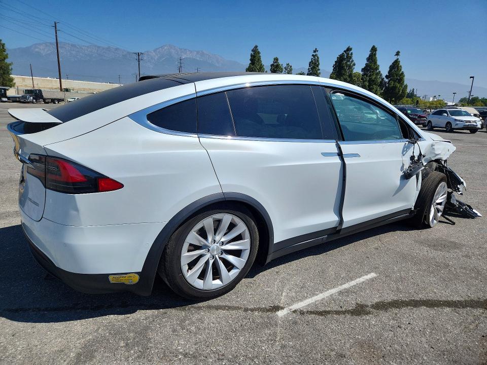 Продаж на аукціоні авто 2020 Tesla Model X, vin: 5YJXCAE21LF249953, номер лоту: 57692036