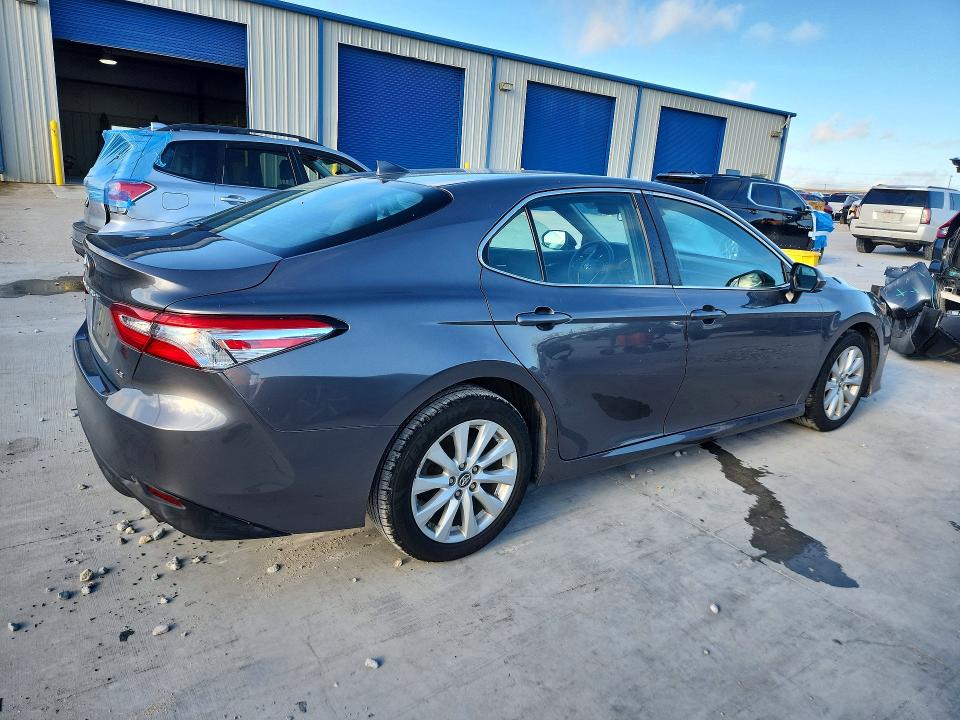 Продажа на аукционе авто 2019 Toyota Camry, vin: 4T1B11HK1KU777294, номер лота: 57407046