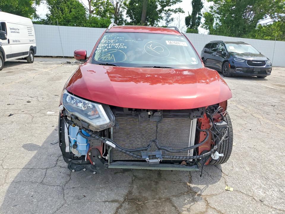 56168656 :رقم المزاد ، 5N1AT2MT1KC721405 vin ، 2019 Nissan Rogue مزاد بيع