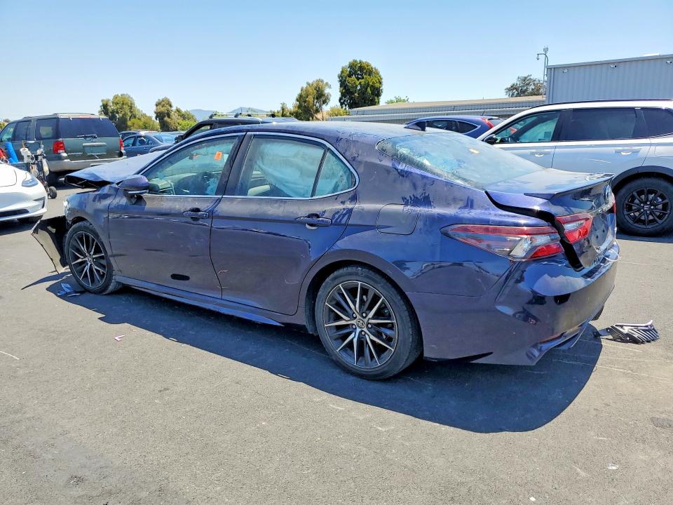 2022 Toyota Camry მანქანა იყიდება აუქციონზე, vin: 4T1G11AK3NU050551, აუქციონის ნომერი: 57086596