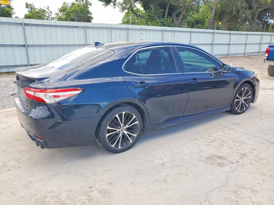 57172536 :رقم المزاد ، 4T1M11AK1LU978410 vin ، 2020 Toyota Camry مزاد بيع
