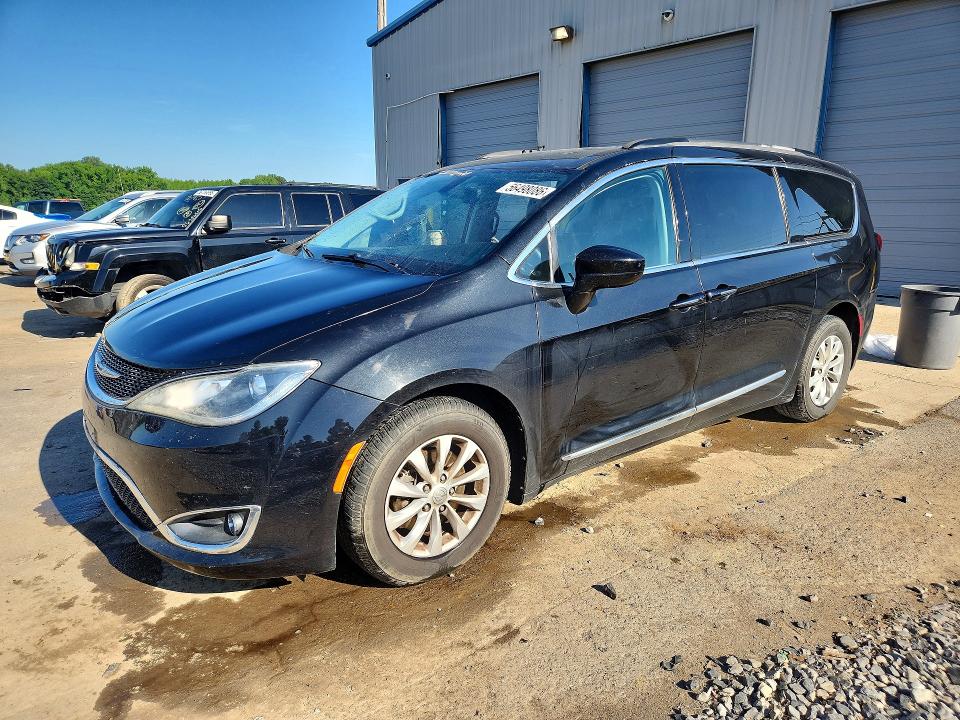 Продажа на аукционе авто 2017 Chrysler Pacifica, vin: 2C4RC1BG5HR721947, номер лота: 56498086
