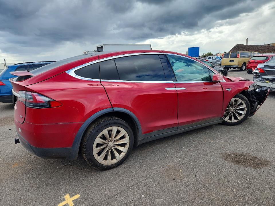 2016 Tesla Model X მანქანა იყიდება აუქციონზე, vin: 5YJXCBE24GF017634, აუქციონის ნომერი: 56185056
