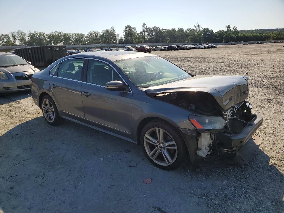 2015 Volkswagen Passat მანქანა იყიდება აუქციონზე, vin: 1VWBT7A33FC048355, აუქციონის ნომერი: 57156166