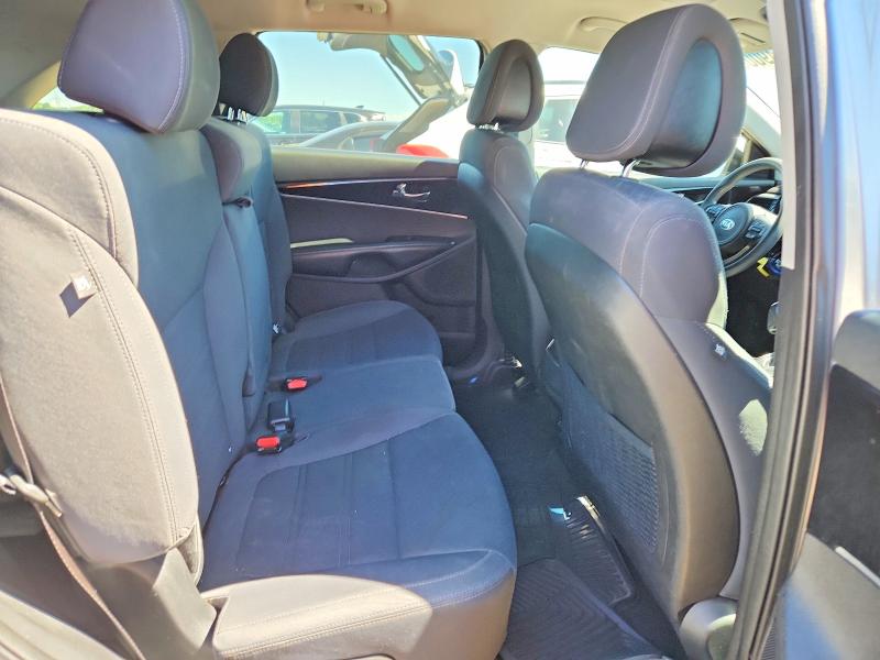57149006 :رقم المزاد ، 5XYPG4A33GG028972 vin ، 2016 Kia Sorento مزاد بيع