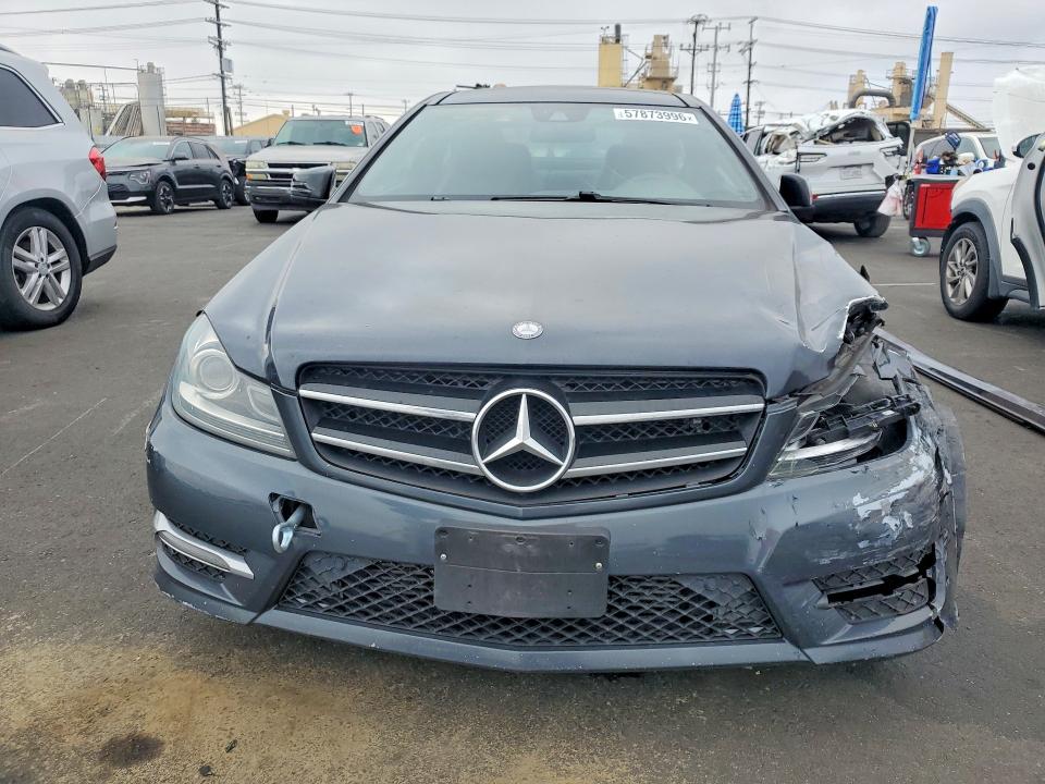 Продажа на аукционе авто 2014 Mercedes-benz C, vin: WDDGJ4HB8EG288850, номер лота: 57873996