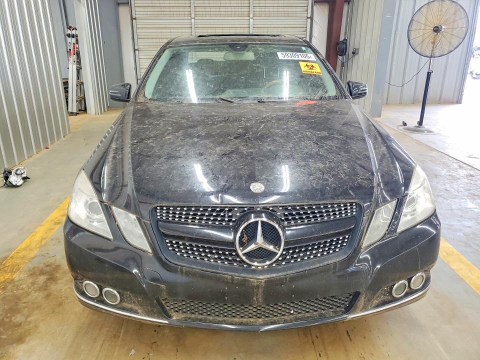 59309106 :رقم المزاد ، WDDHF8HB8BA413132 vin ، 2011 Mercedes-benz E مزاد بيع