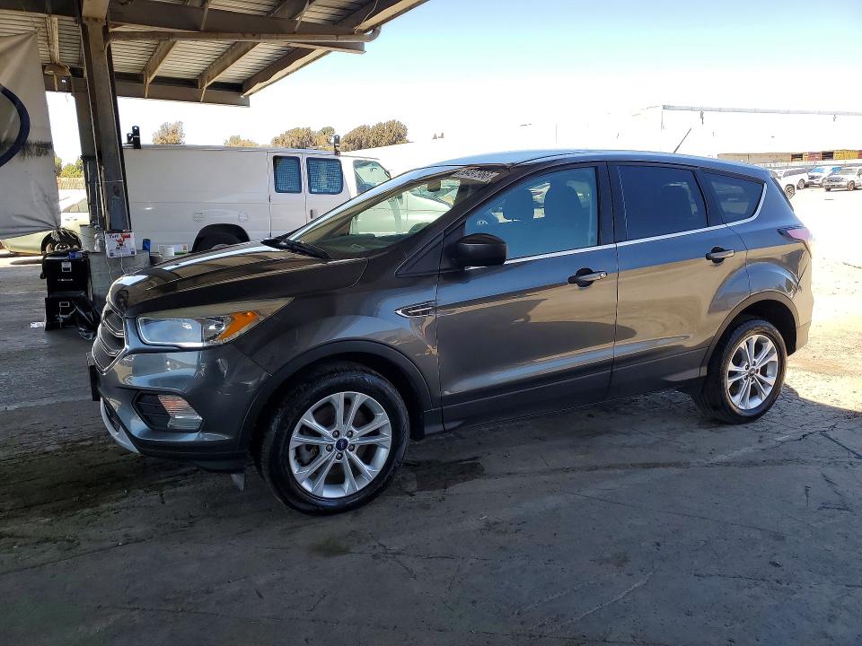 Продажа на аукционе авто 2017 Ford Escape, vin: 1FMCU9GD6HUE39346, номер лота: 58497966