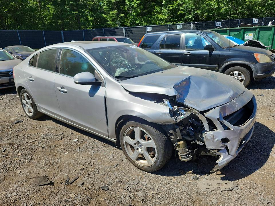 56126086 :رقم المزاد ، YV1622FSXC2049573 vin ، 2012 Volvo S60 مزاد بيع