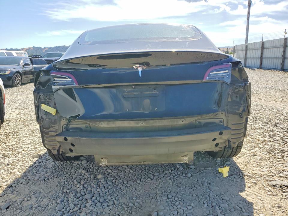 58750366 :رقم المزاد ، 5YJ3E1EA7JF108303 vin ، 2018 Tesla Model 3 مزاد بيع