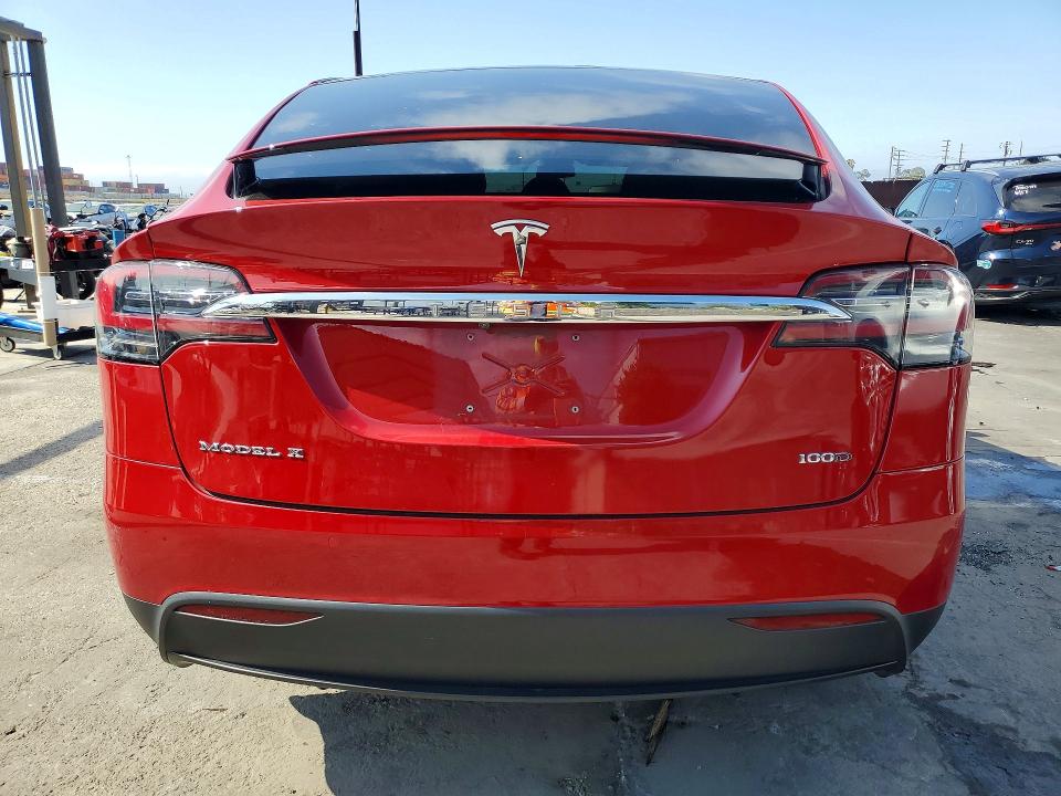 2017 Tesla Model X მანქანა იყიდება აუქციონზე, vin: 5YJXCAE24HF057692, აუქციონის ნომერი: 57806246