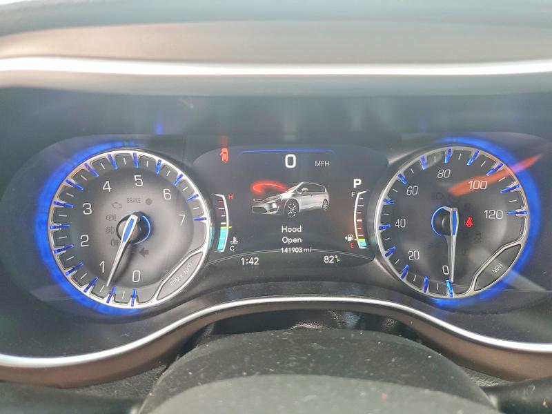 56429306 :رقم المزاد ، 2C4RC1EG0HR570186 vin ، 2017 Chrysler Pacifica مزاد بيع