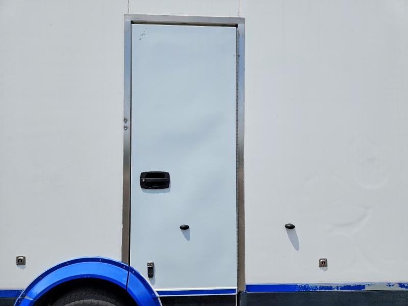 55572916 :رقم المزاد ، 1FDWE3FK5PDD09743 vin ، 2023 Ford E350 مزاد بيع