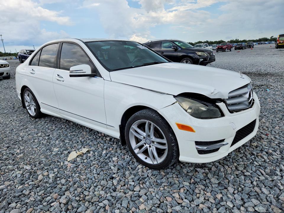 57044106 :رقم المزاد ، WDDGF4HB4DR299929 vin ، 2013 Mercedes-benz C مزاد بيع